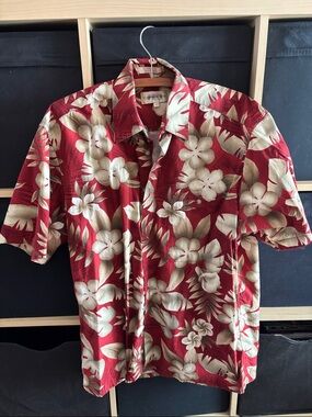 Vintage Campia  Red Floral Hawaiian Short-Sleeve Shirt made in Korea